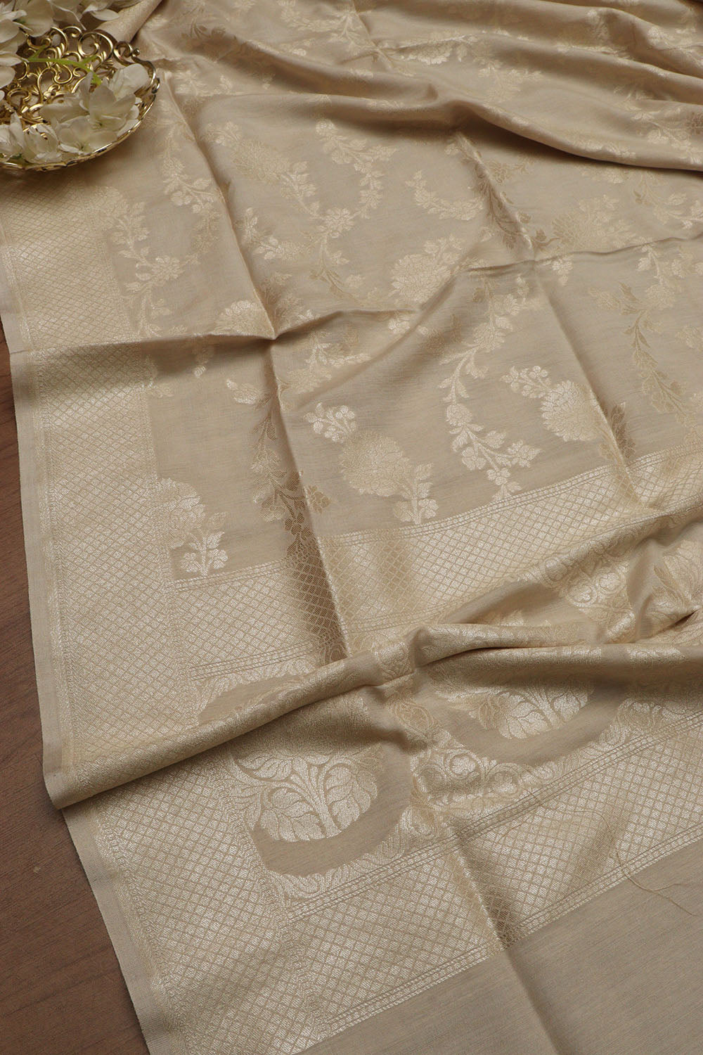 Vibrant Dyeable Banarasi Handloom Pure Moonga Silk Dupatta - Luxurion World