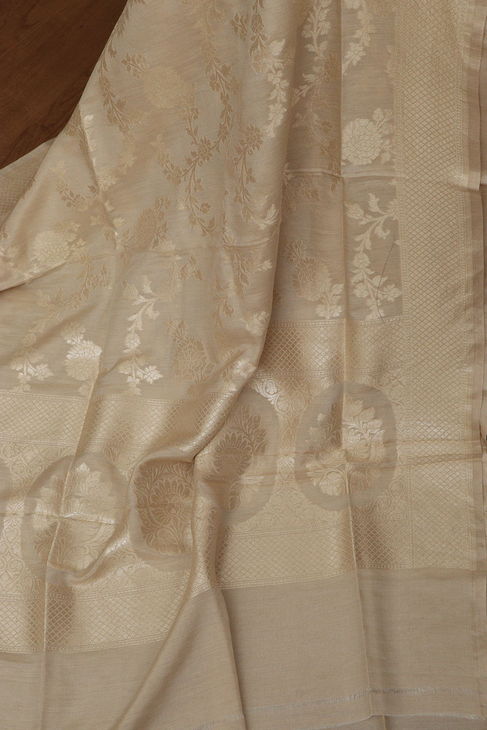Vibrant Dyeable Banarasi Handloom Pure Moonga Silk Dupatta - Luxurion World