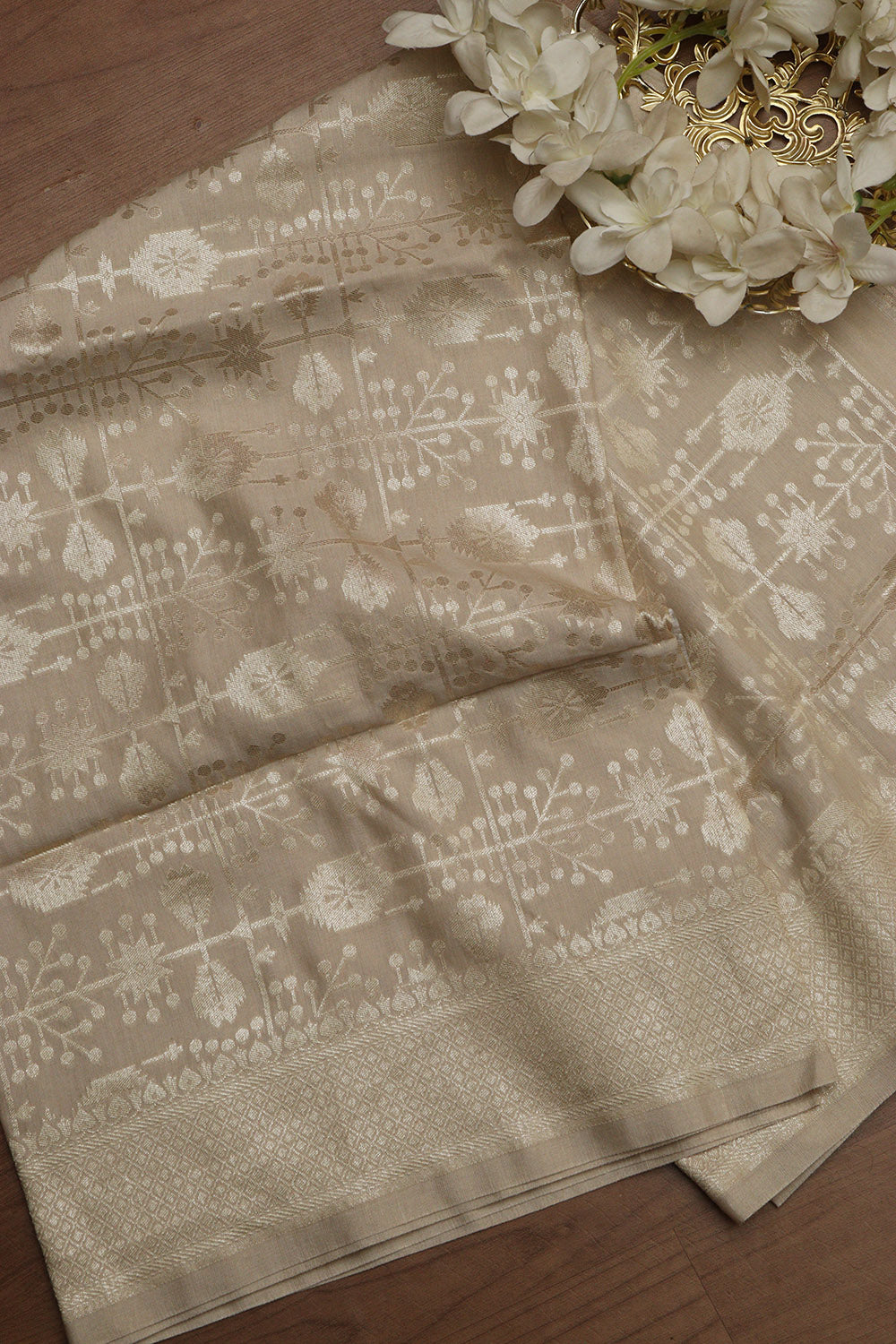 Vibrant Dyeable Banarasi Handloom Pure Moonga Silk Dupatta - Luxurion World