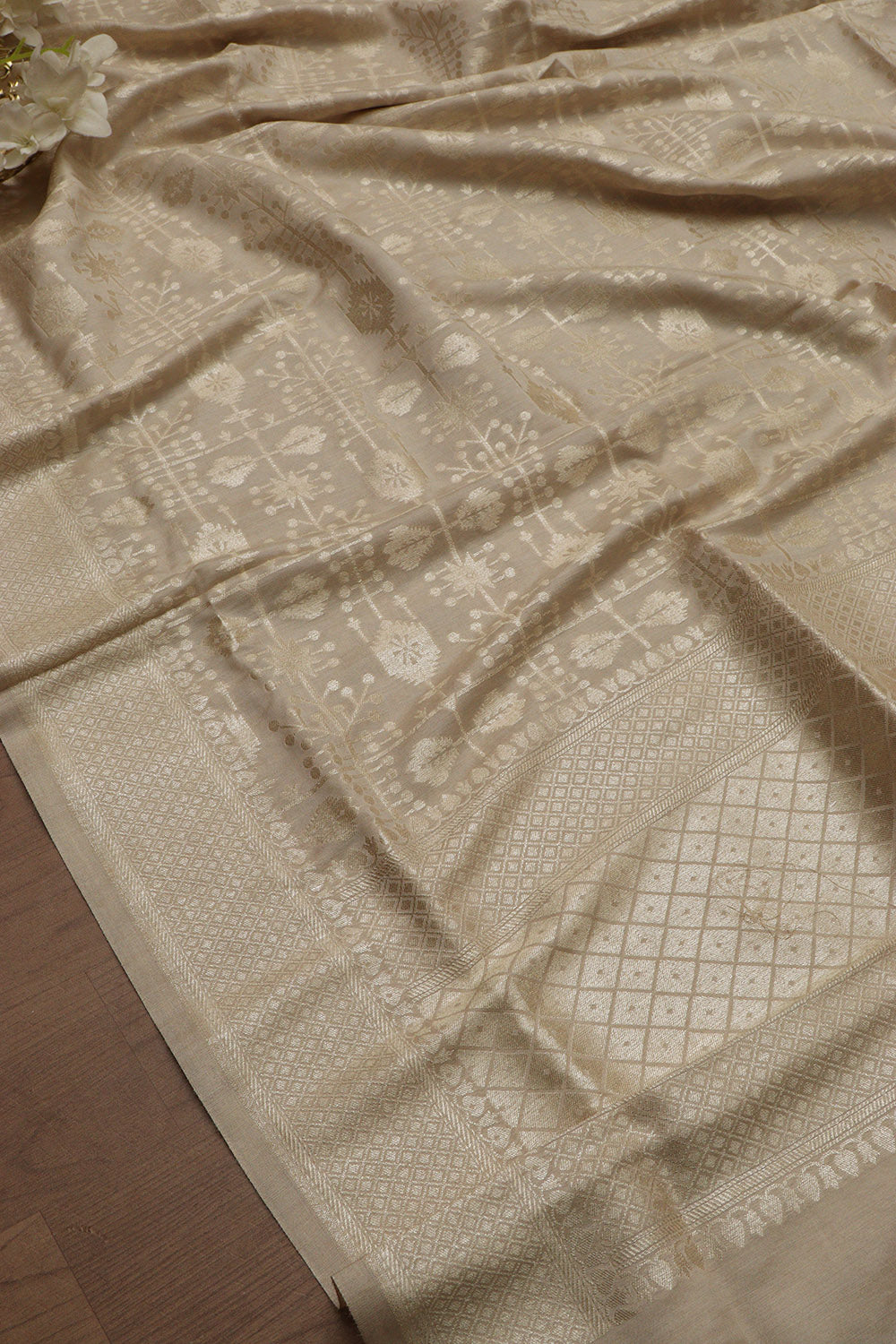 Vibrant Dyeable Banarasi Handloom Pure Moonga Silk Dupatta - Luxurion World