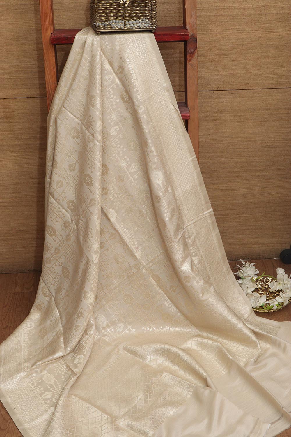 Vibrant Dyeable Banarasi Handloom Pure Moonga Silk Dupatta - Luxurion World- Crafted Heirlooms