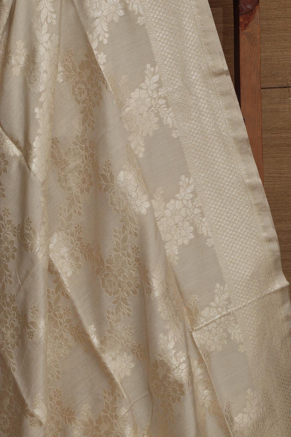 Vibrant Dyeable Banarasi Handloom Pure Moonga Silk Dupatta - Luxurion World