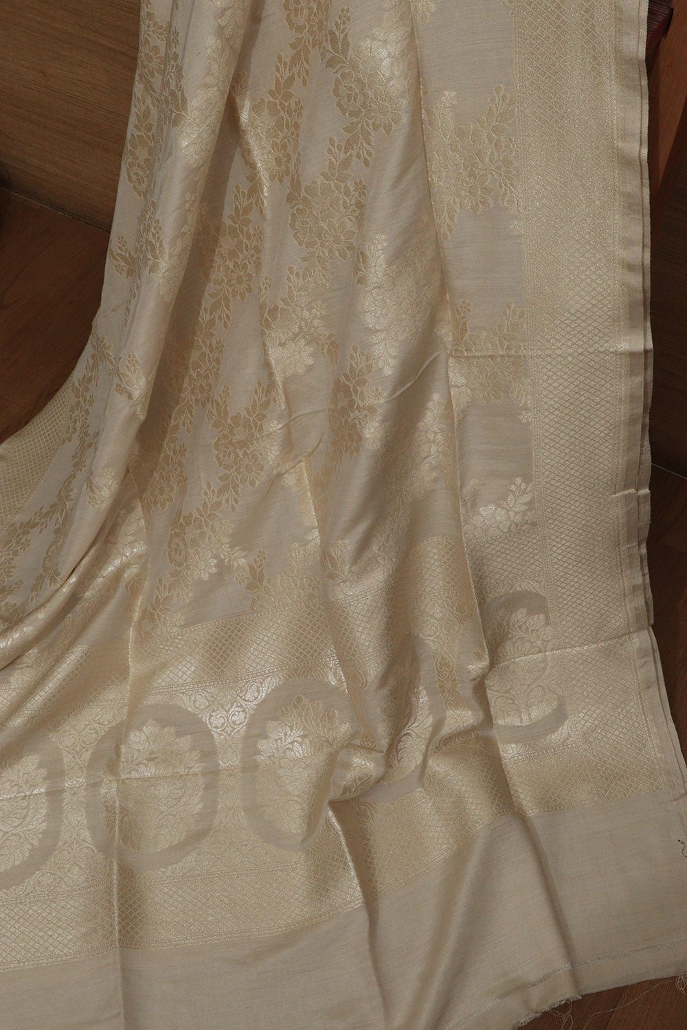 Vibrant Dyeable Banarasi Handloom Pure Moonga Silk Dupatta - Luxurion World