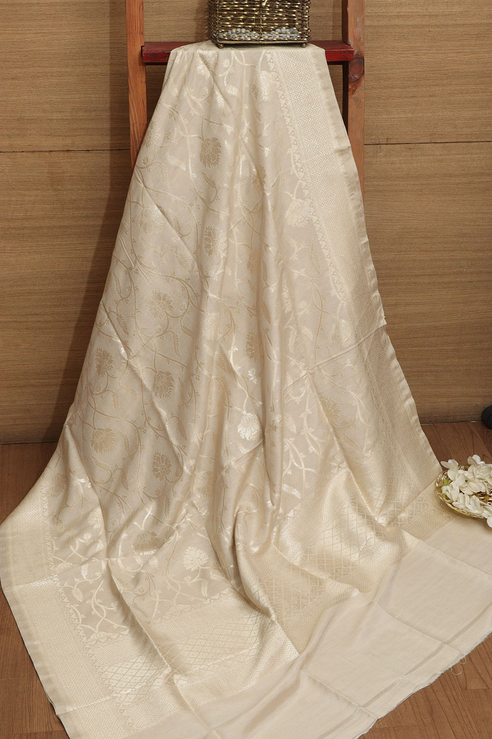 Vibrant Dyeable Banarasi Handloom Pure Moonga Silk Dupatta - Luxurion World