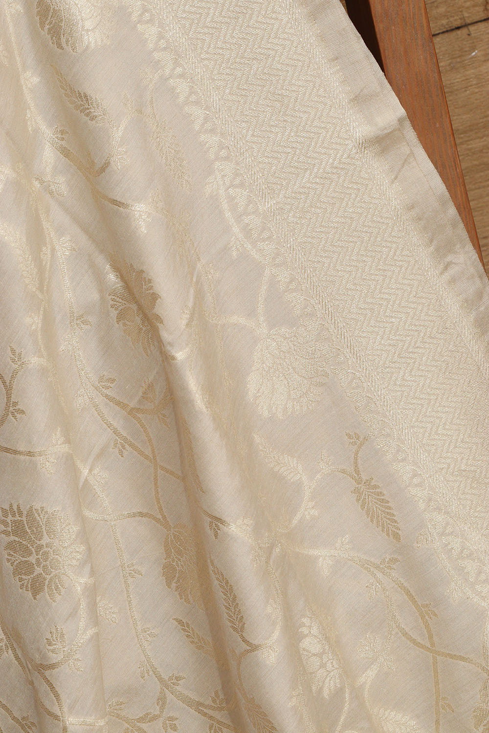 Vibrant Dyeable Banarasi Handloom Pure Moonga Silk Dupatta - Luxurion World