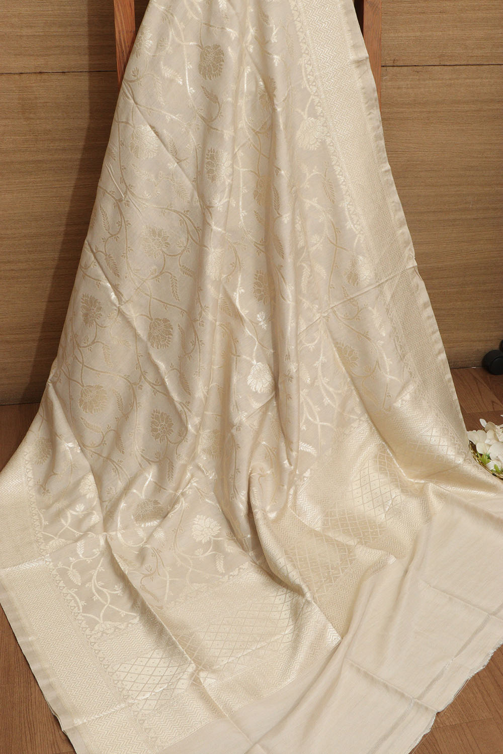 Vibrant Dyeable Banarasi Handloom Pure Moonga Silk Dupatta - Luxurion World