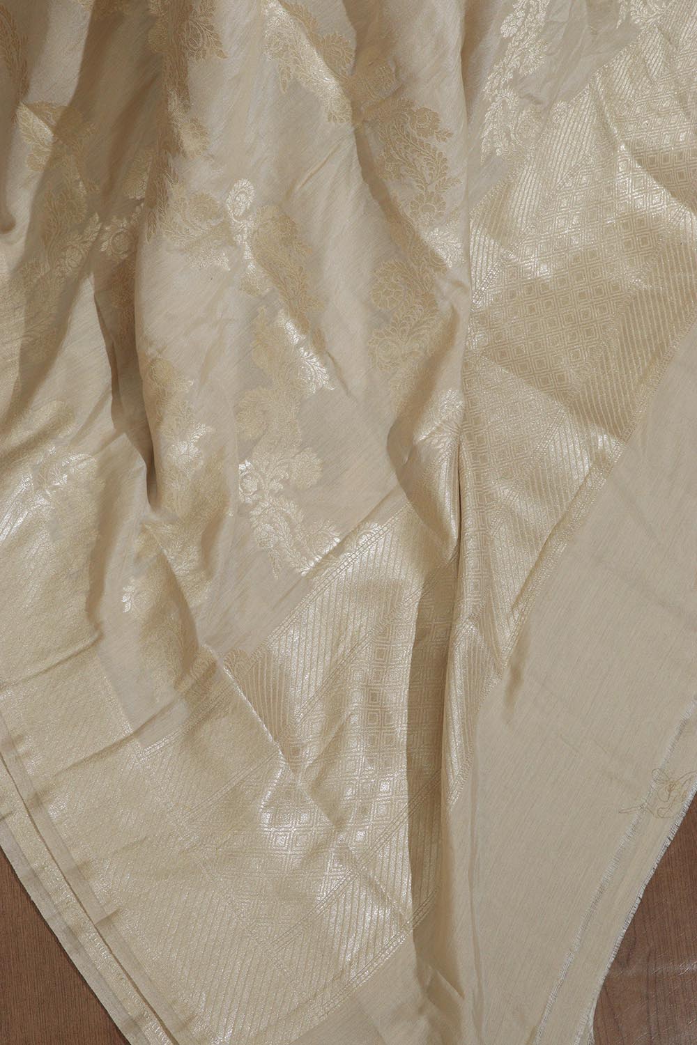 Vibrant Dyeable Banarasi Handloom Pure Moonga Silk Dupatta - Luxurion World- Crafted Heirlooms
