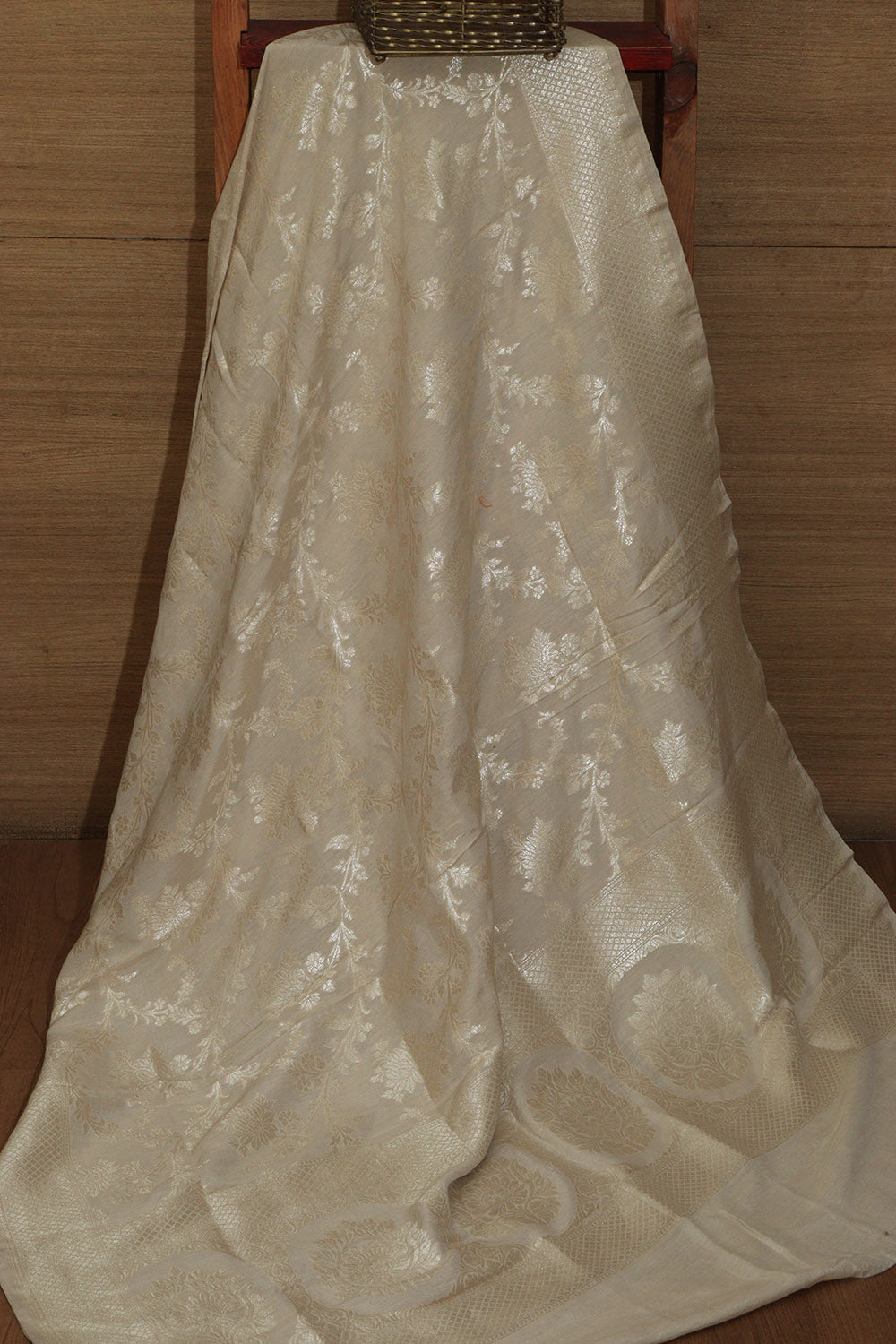 Vibrant Dyeable Banarasi Handloom Pure Moonga Silk Dupatta - Luxurion World