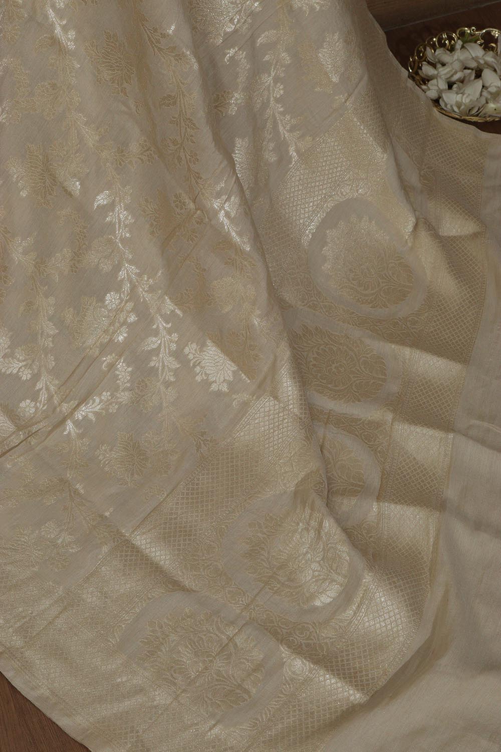 Vibrant Dyeable Banarasi Handloom Pure Moonga Silk Dupatta - Luxurion World