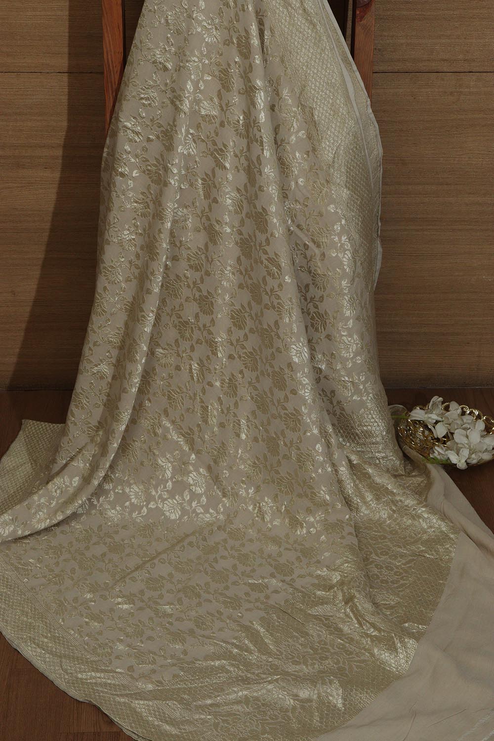 Vibrant Dyeable Banarasi Handloom Pure Moonga Silk Dupatta - Luxurion World