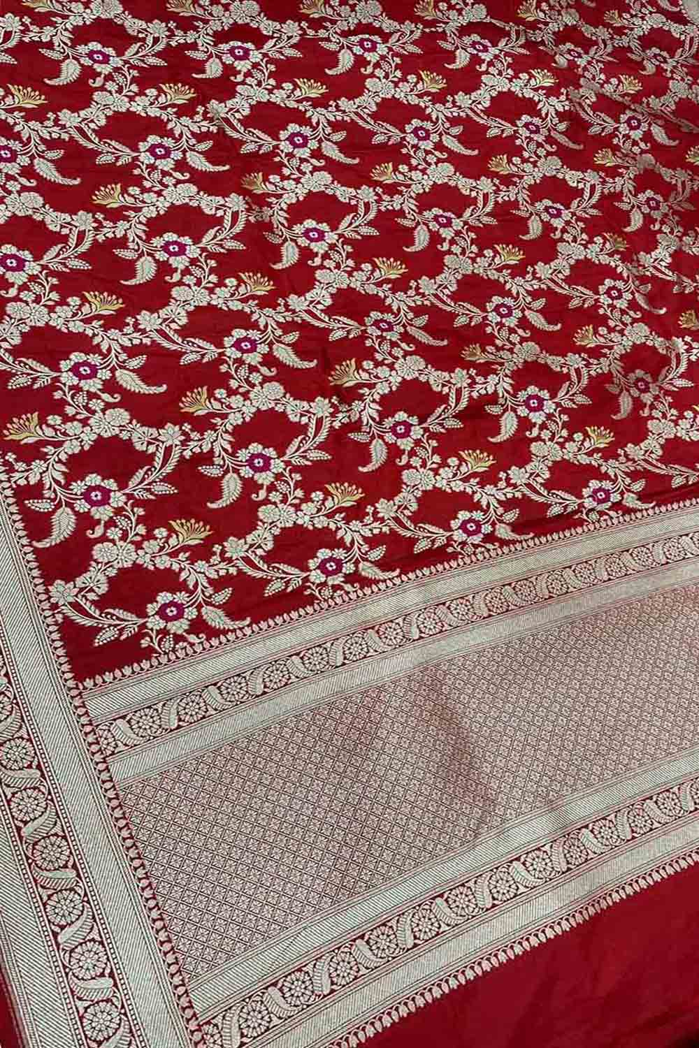 Exquisite Red Banarasi Katan Silk Handloom Dupatta - Luxurion World