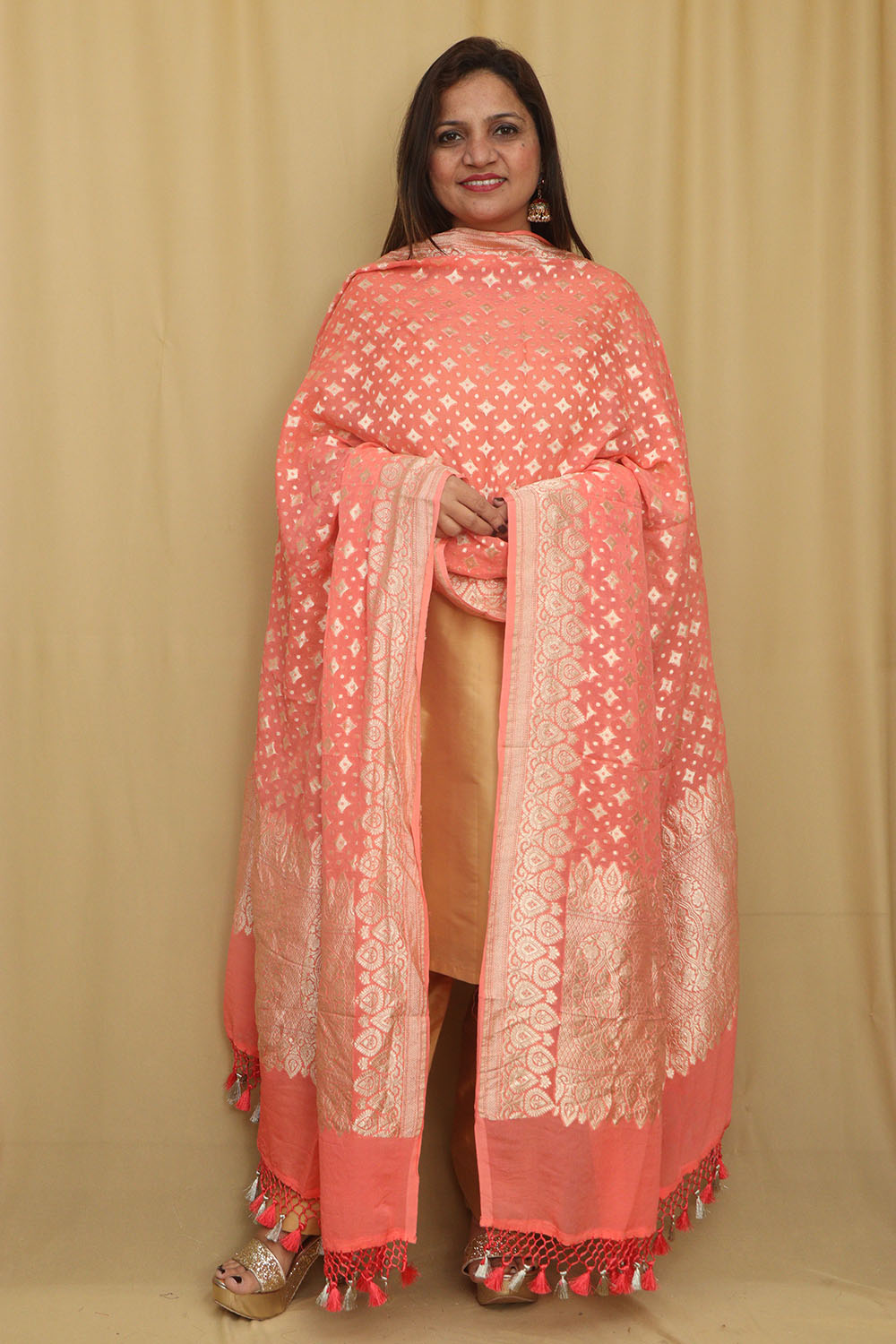 Peach Banarasi Handloom Pure Georgette Dupatta - Luxurion World- Crafted Heirlooms