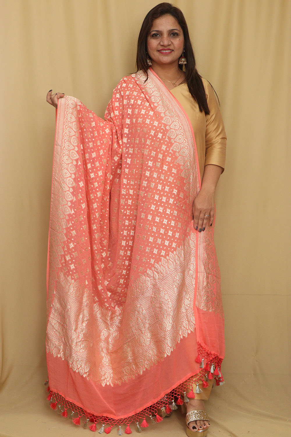 Peach Banarasi Handloom Pure Georgette Dupatta - Luxurion World- Crafted Heirlooms