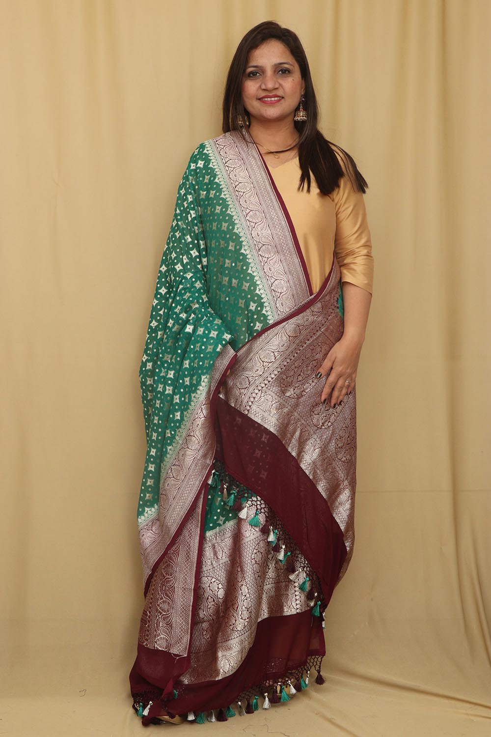 Exquisite Green Banarasi Handloom Pure Georgette Dupatta - Luxurion World- Crafted Heirlooms
