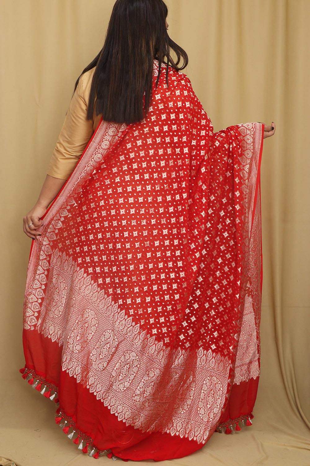 Exquisite Red Banarasi Handloom Pure Georgette Dupatta - Luxurion World- Crafted Heirlooms