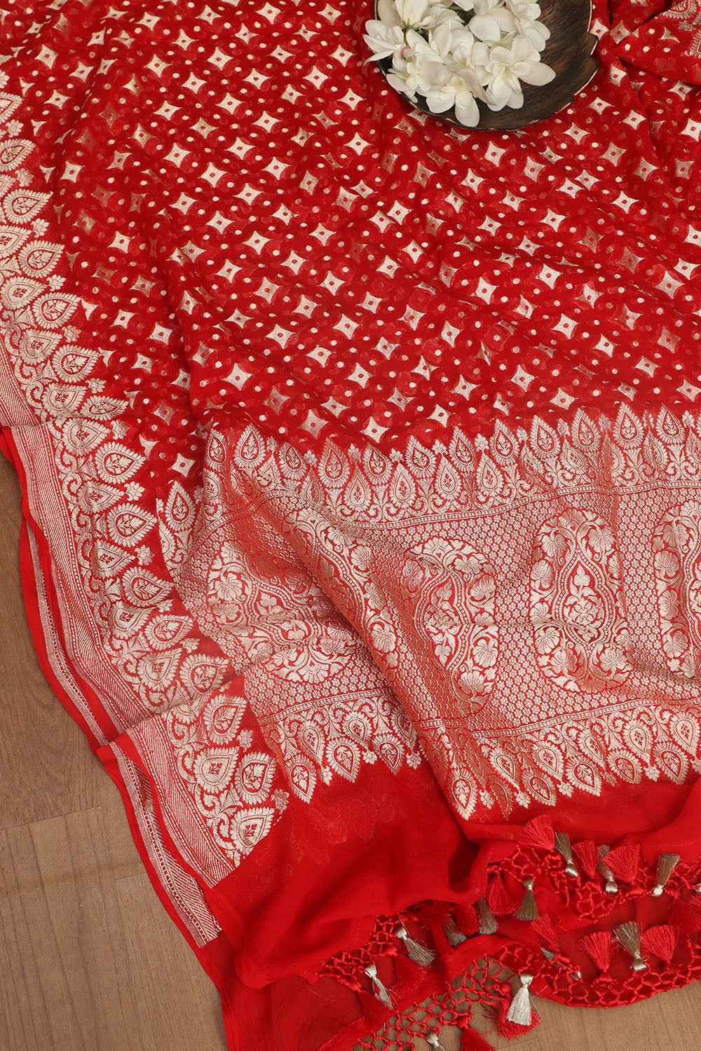 Exquisite Red Banarasi Handloom Pure Georgette Dupatta - Luxurion World- Crafted Heirlooms