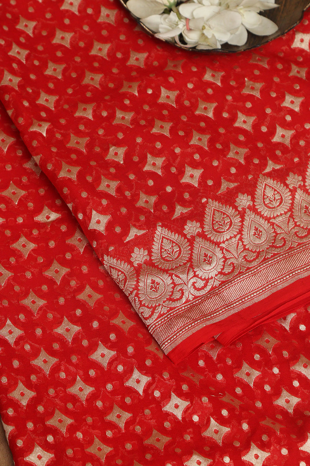 Exquisite Red Banarasi Handloom Pure Georgette Dupatta - Luxurion World- Crafted Heirlooms