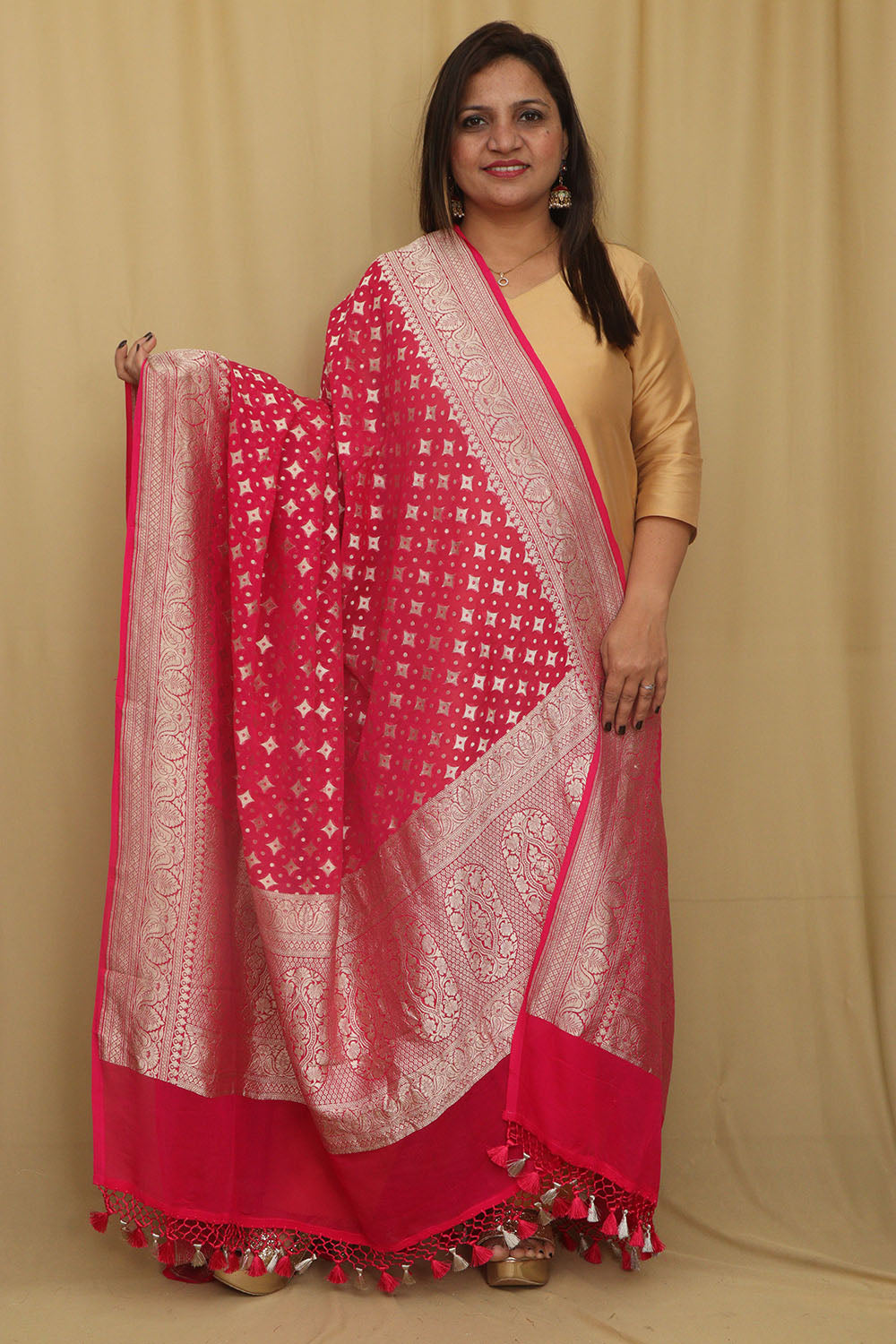 Exquisite Pink Banarasi Handloom Pure Georgette Dupatta - Luxurion World- Crafted Heirlooms