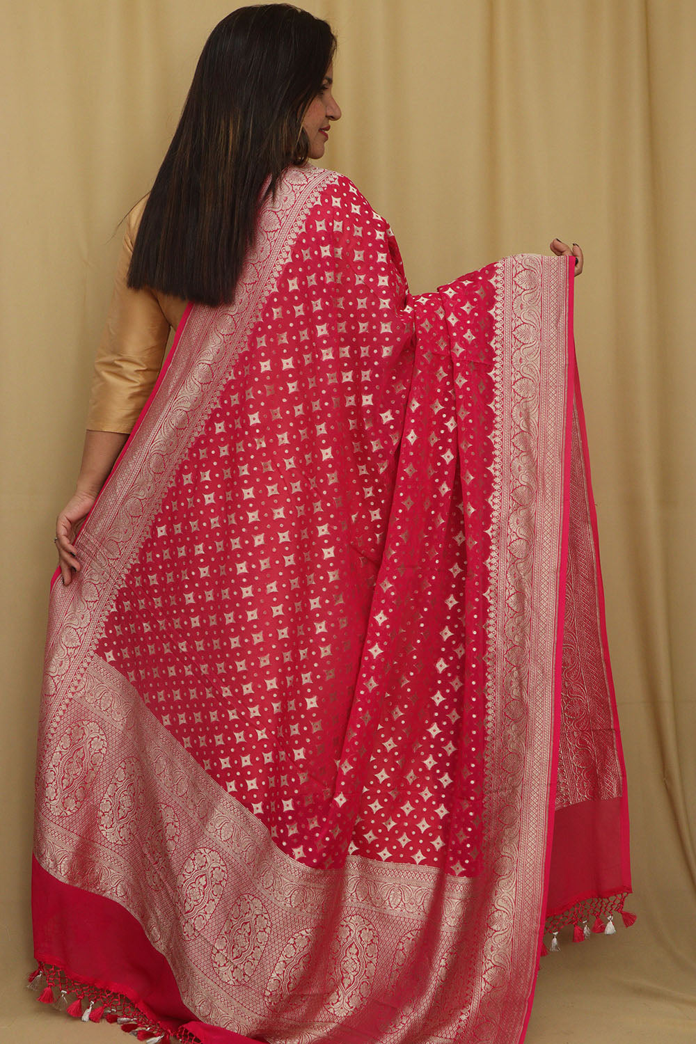 Exquisite Pink Banarasi Handloom Pure Georgette Dupatta - Luxurion World