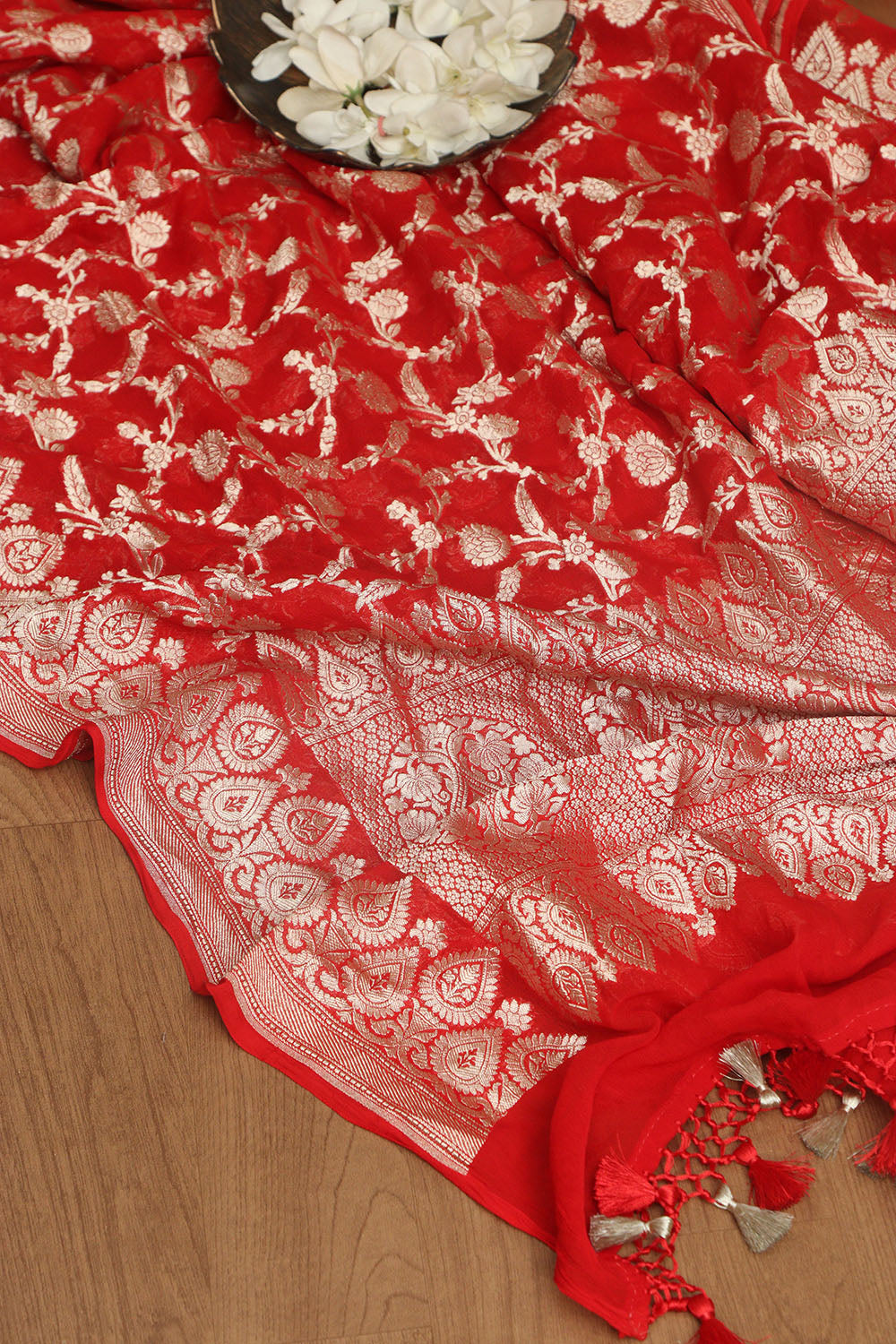 Exquisite Red Banarasi Handloom Pure Georgette Dupatta - Luxurion World- Crafted Heirlooms