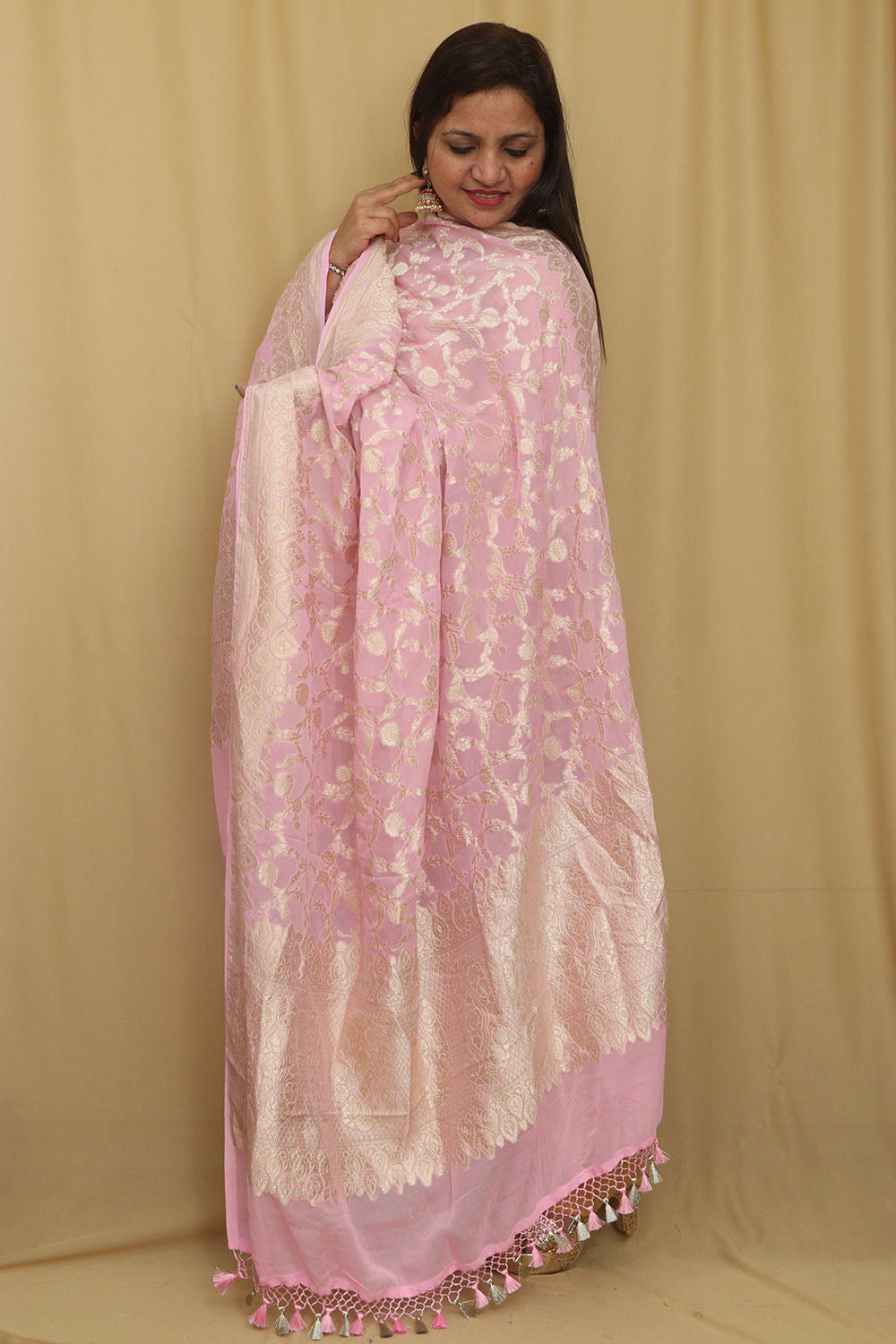 Exquisite Pink Banarasi Handloom Pure Georgette Dupatta - Luxurion World