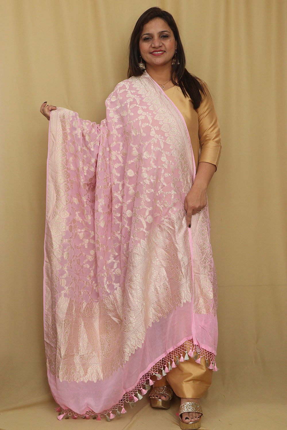 Exquisite Pink Banarasi Handloom Pure Georgette Dupatta - Luxurion World