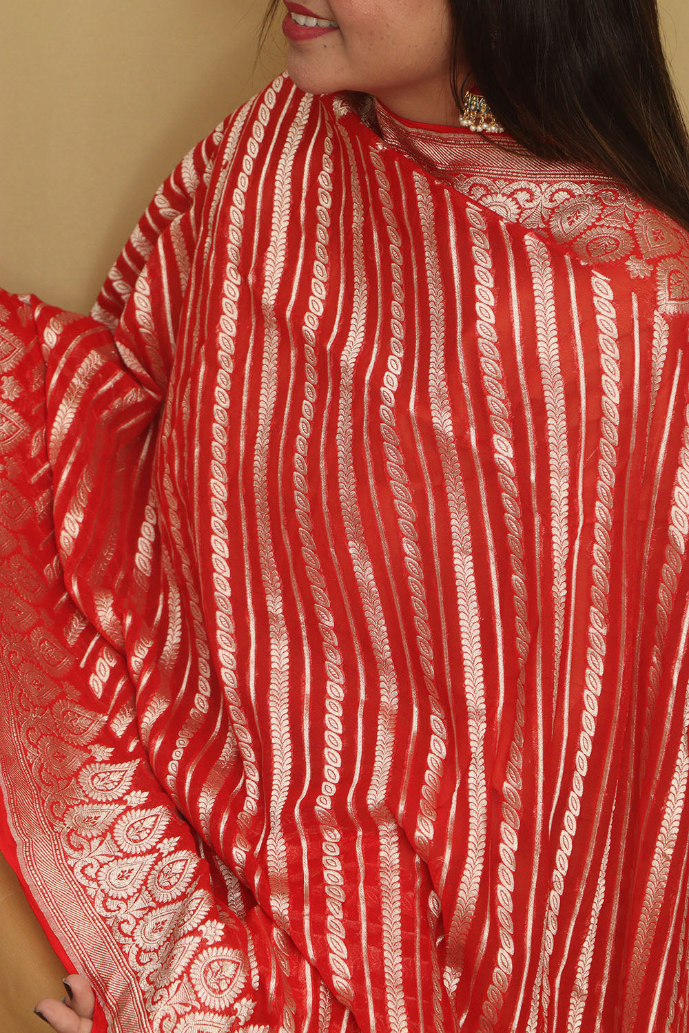 Exquisite Red Banarasi Handloom Pure Georgette Dupatta - Luxurion World- Crafted Heirlooms