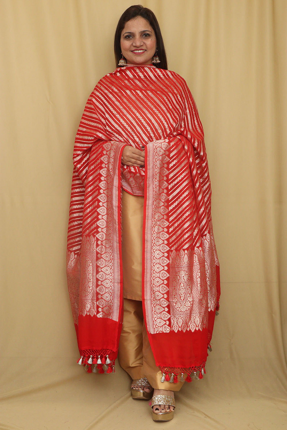 Exquisite Red Banarasi Handloom Pure Georgette Dupatta - Luxurion World- Crafted Heirlooms