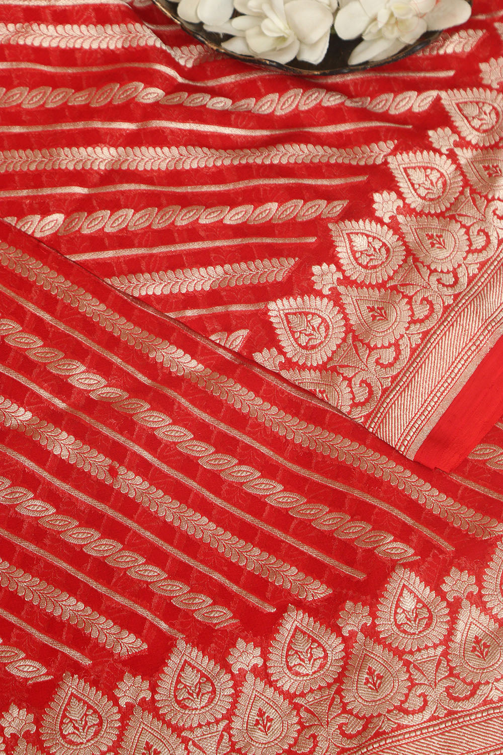 Exquisite Red Banarasi Handloom Pure Georgette Dupatta - Luxurion World- Crafted Heirlooms