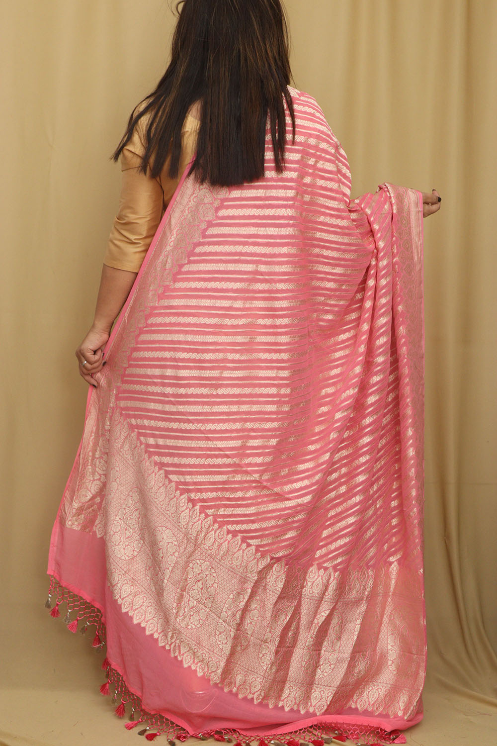 Exquisite Pink Banarasi Handloom Pure Georgette Dupatta - Luxurion World- Crafted Heirlooms