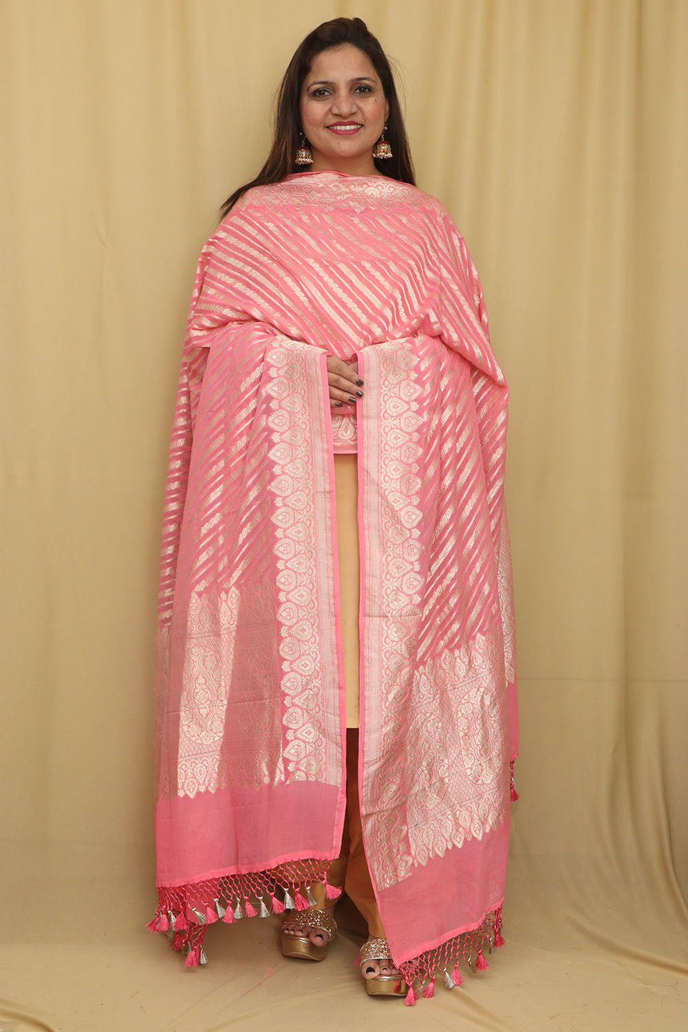 Exquisite Pink Banarasi Handloom Pure Georgette Dupatta - Luxurion World- Crafted Heirlooms