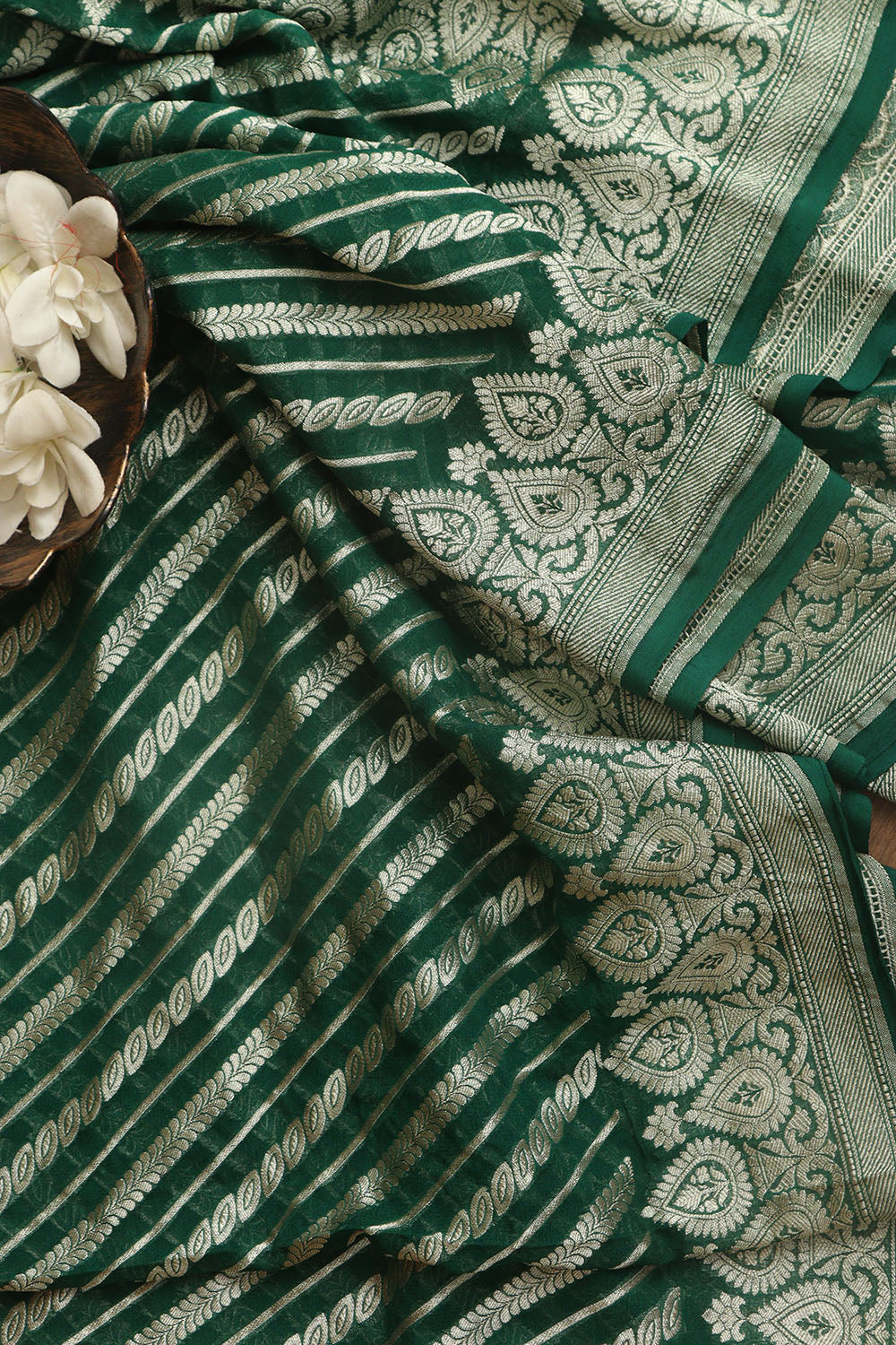 Exquisite Green Banarasi Handloom Pure Georgette Dupatta - Luxurion World- Crafted Heirlooms