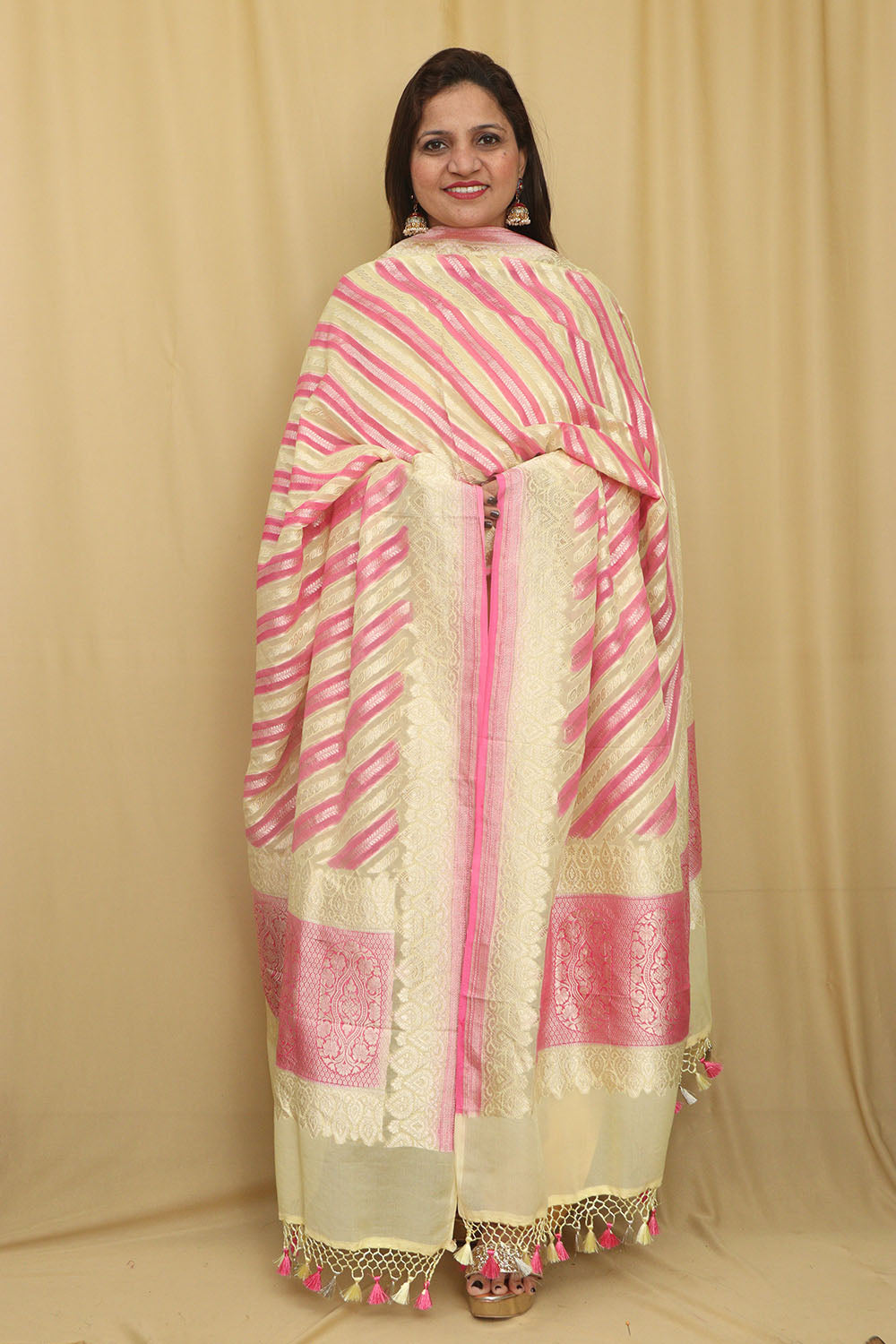 Exquisite Multicolor Banarasi Handloom Pure Georgette Rangkat Dupatta - Luxurion World- Crafted Heirlooms
