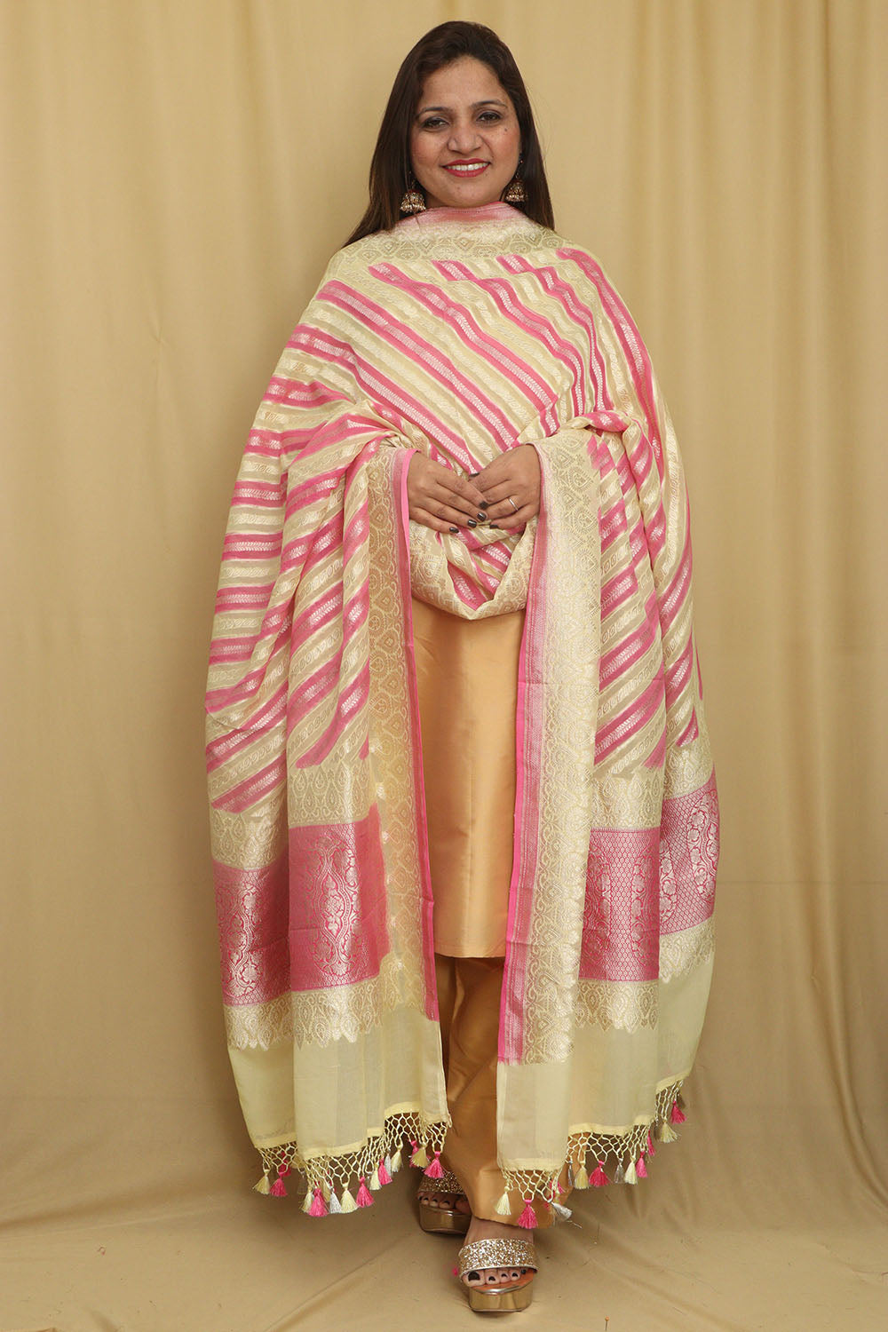 Exquisite Multicolor Banarasi Handloom Pure Georgette Rangkat Dupatta - Luxurion World- Crafted Heirlooms