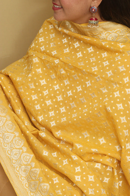 Exquisite Yellow Banarasi Handloom Pure Moonga Silk Dupatta - Luxurion World