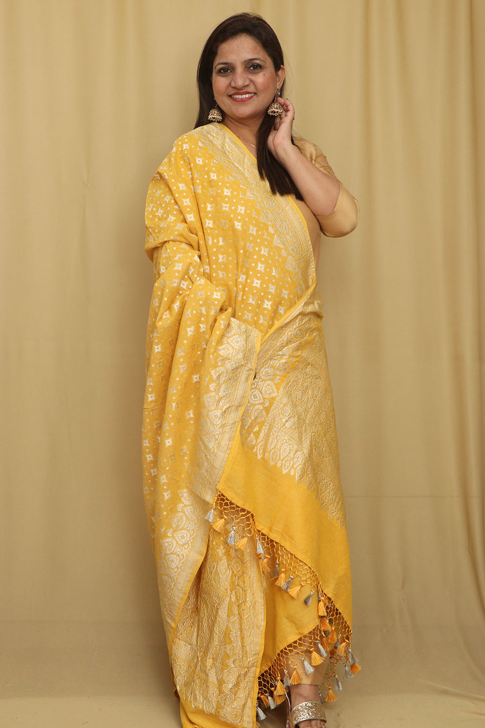 Exquisite Yellow Banarasi Handloom Pure Moonga Silk Dupatta - Luxurion World- Crafted Heirlooms
