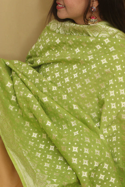 Green Banarasi Handloom Pure Moonga Silk Dupatta - Luxurion World