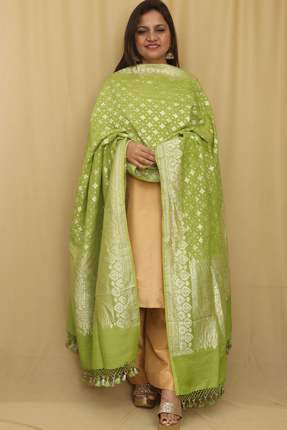 Green Banarasi Handloom Pure Moonga Silk Dupatta - Luxurion World- Crafted Heirlooms