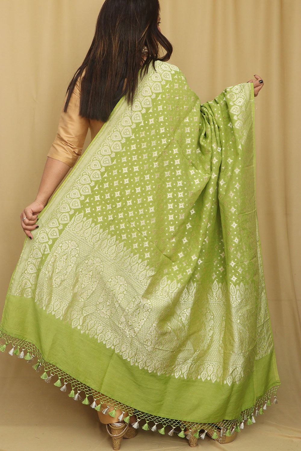 Green Banarasi Handloom Pure Moonga Silk Dupatta - Luxurion World- Crafted Heirlooms