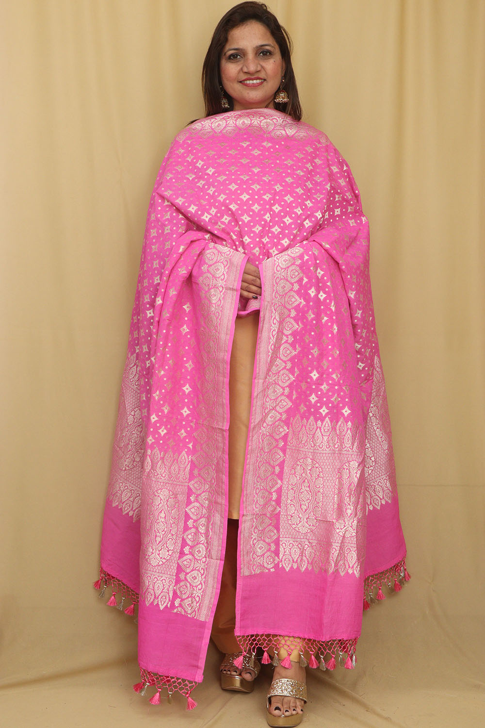 Exquisite Pink Banarasi Handloom Pure Moonga Silk Dupatta - Luxurion World- Crafted Heirlooms