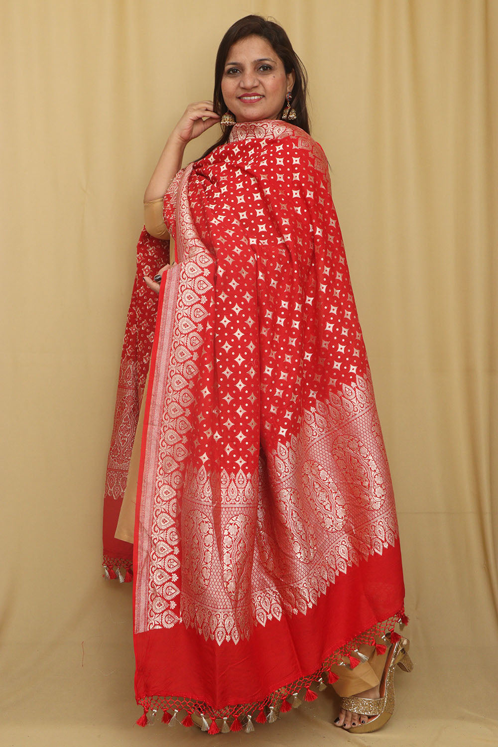 Exquisite Red Banarasi Handloom Pure Moonga Silk Dupatta - Luxurion World- Crafted Heirlooms