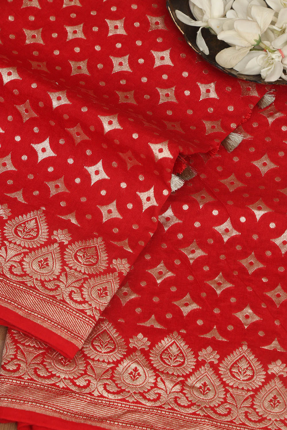 Exquisite Red Banarasi Handloom Pure Moonga Silk Dupatta - Luxurion World- Crafted Heirlooms