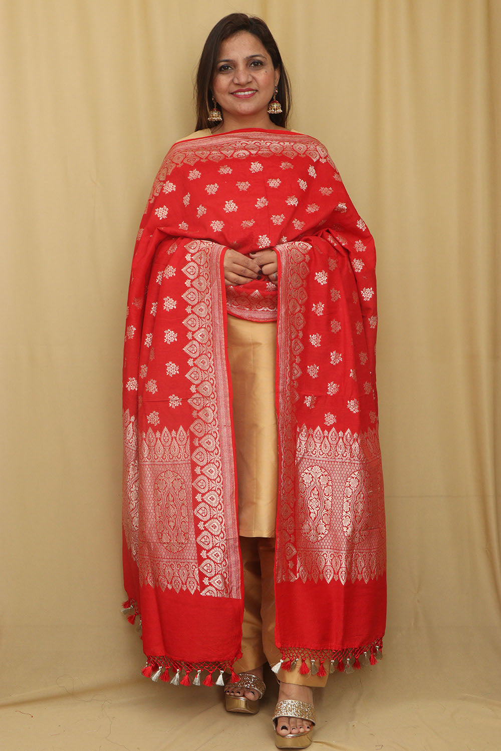 Exquisite Red Banarasi Handloom Pure Moonga Silk Dupatta - Luxurion World- Crafted Heirlooms