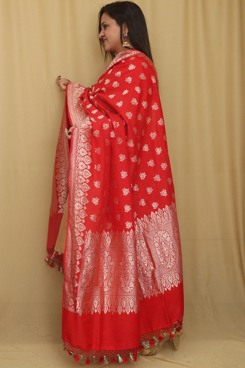 Exquisite Red Banarasi Handloom Pure Moonga Silk Dupatta - Luxurion World- Crafted Heirlooms