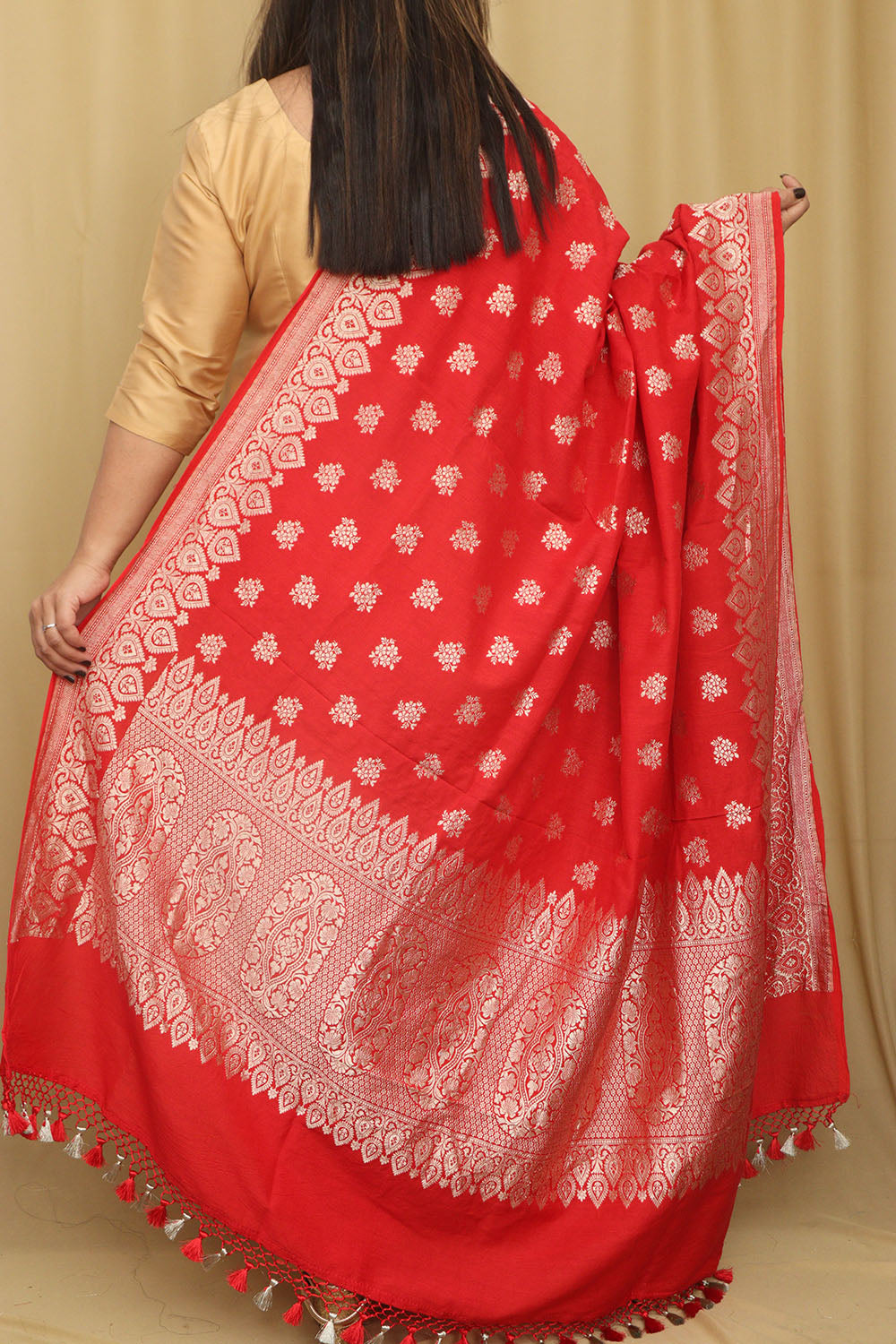 Exquisite Red Banarasi Handloom Pure Moonga Silk Dupatta - Luxurion World- Crafted Heirlooms