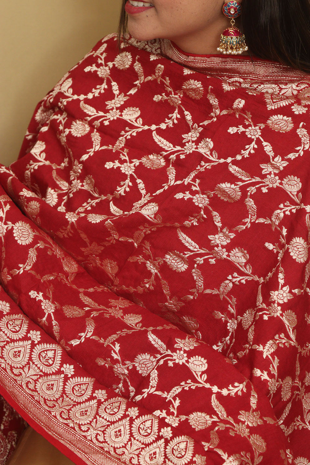 Exquisite Red Banarasi Handloom Pure Moonga Silk Dupatta - Luxurion World- Crafted Heirlooms