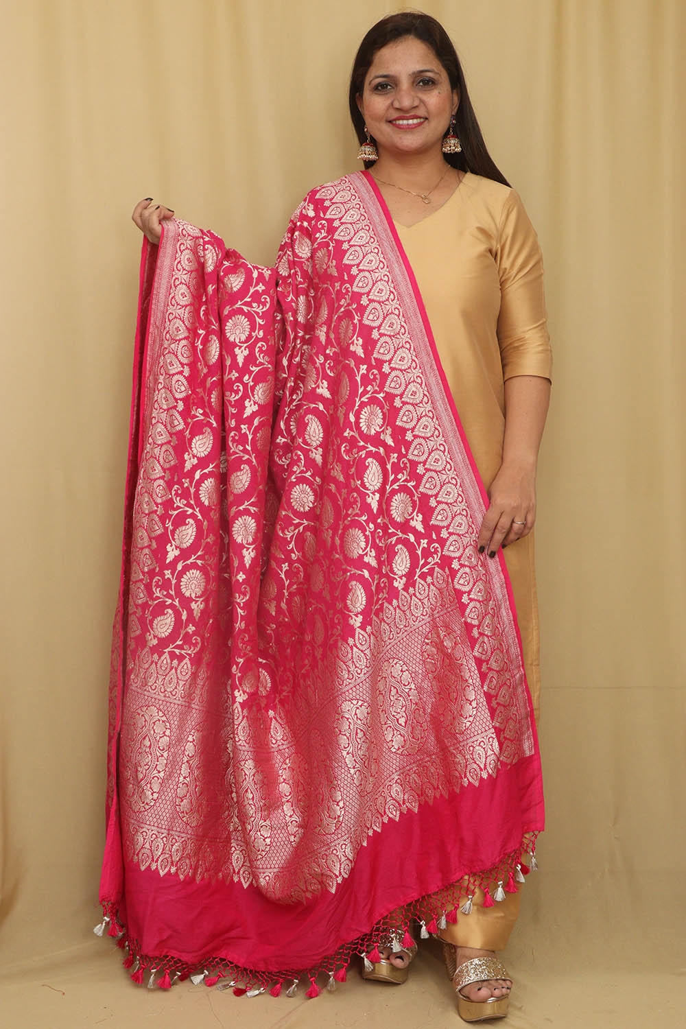 Exquisite Pink Banarasi Handloom Pure Moonga Silk Dupatta - Luxurion World
