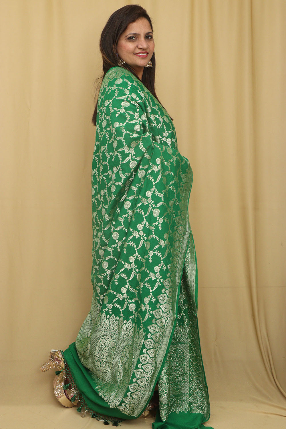 Green Banarasi Handloom Pure Moonga Silk Dupatta - Luxurion World- Crafted Heirlooms