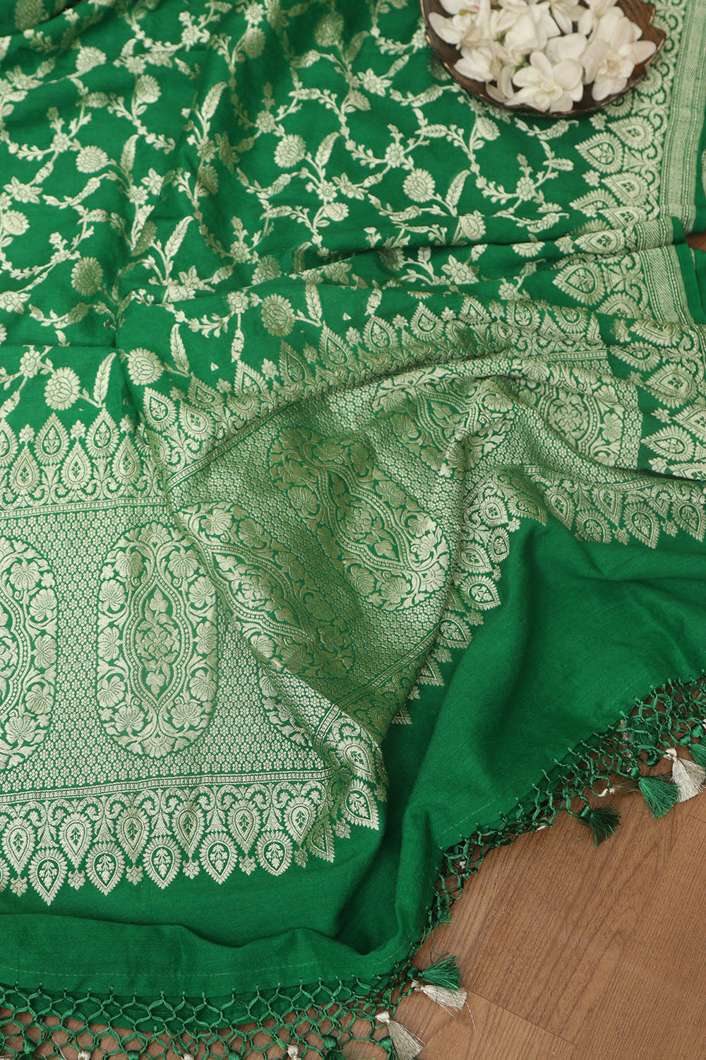 Green Banarasi Handloom Pure Moonga Silk Dupatta - Luxurion World- Crafted Heirlooms