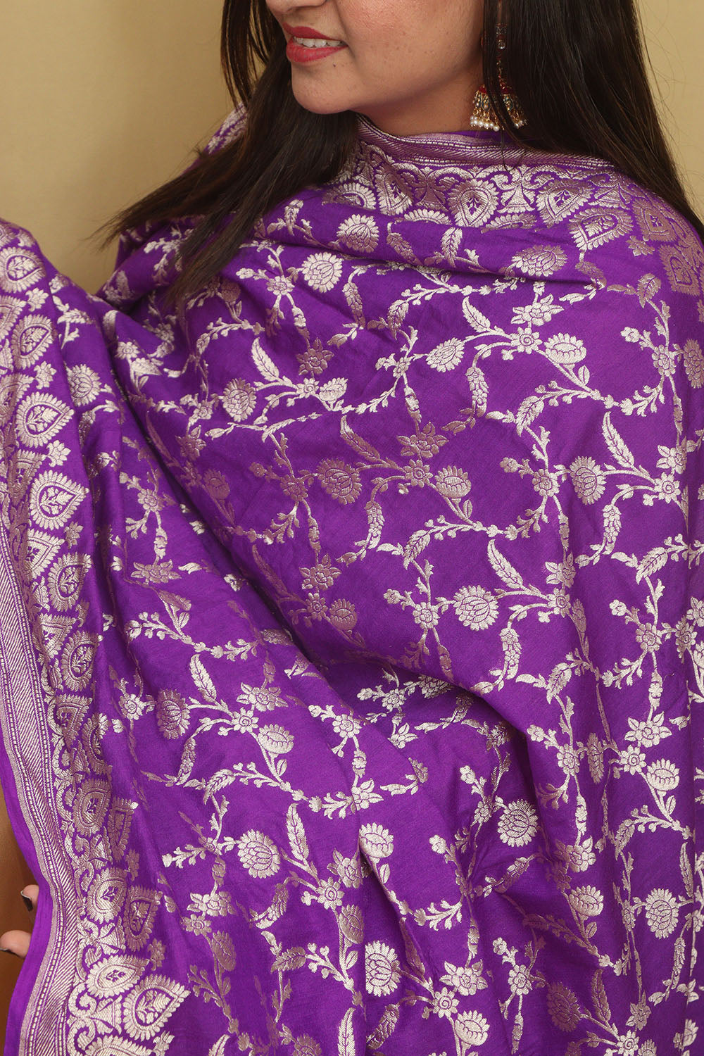 Exquisite Purple Banarasi Handloom Pure Moonga Silk Dupatta - Luxurion World